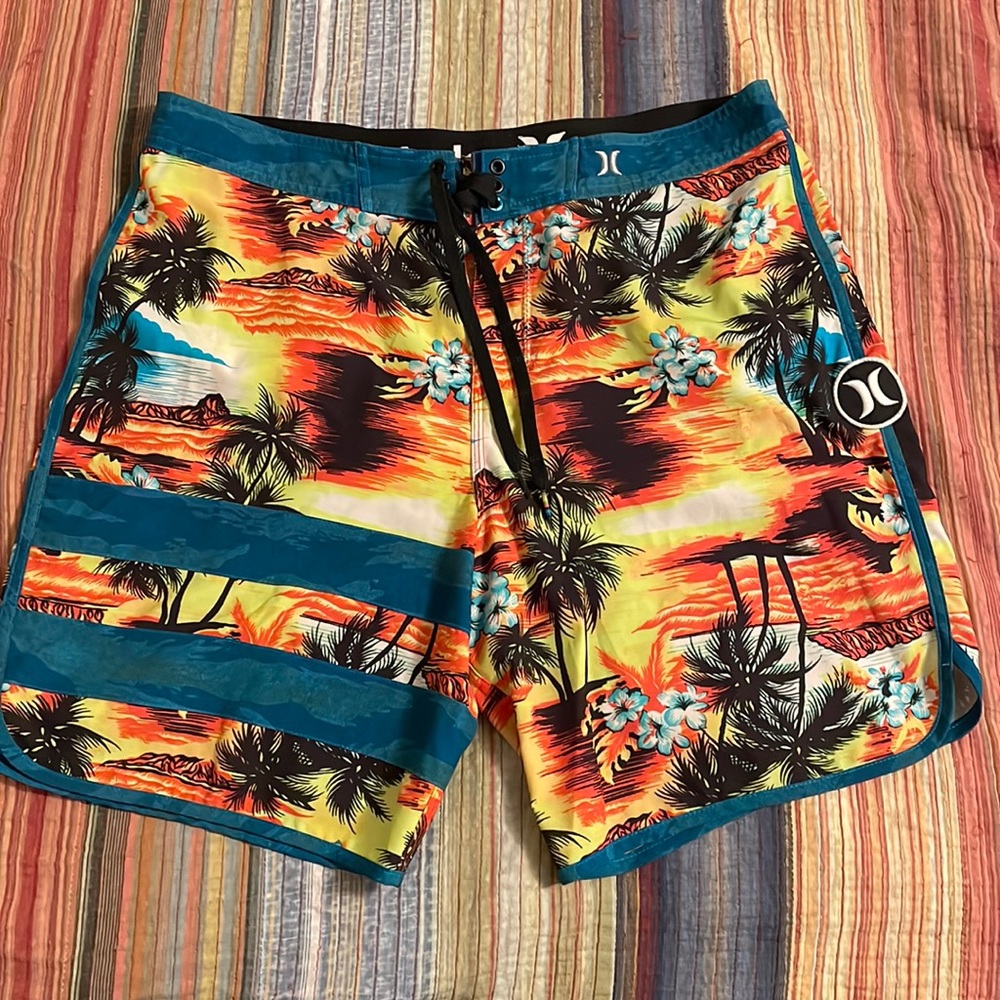 Hurley Phantom board shorts